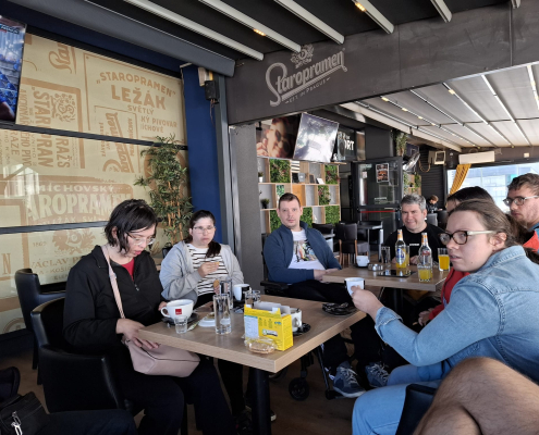Slobodno vrijeme - druzenje u kvartovskom kaficu